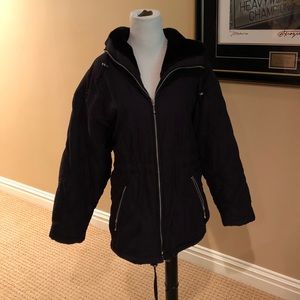 Cute black zip up jacket w/furry hood